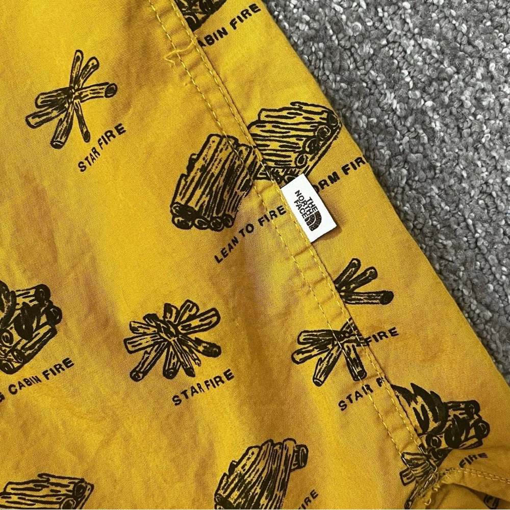 The North Face Men’s Baytrail Pattern Yellow Graphic Men's Shirt - Picture 4 of 11